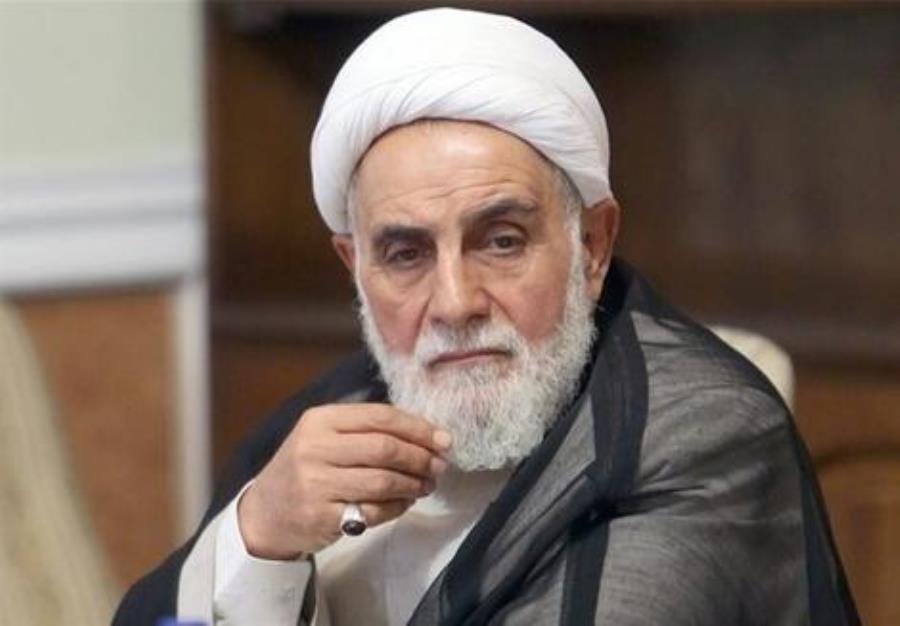 ناطق نوری : به احمدی نژاد گفتم بالای ابری و فضایی فکر می‌کنی، قهر کرد